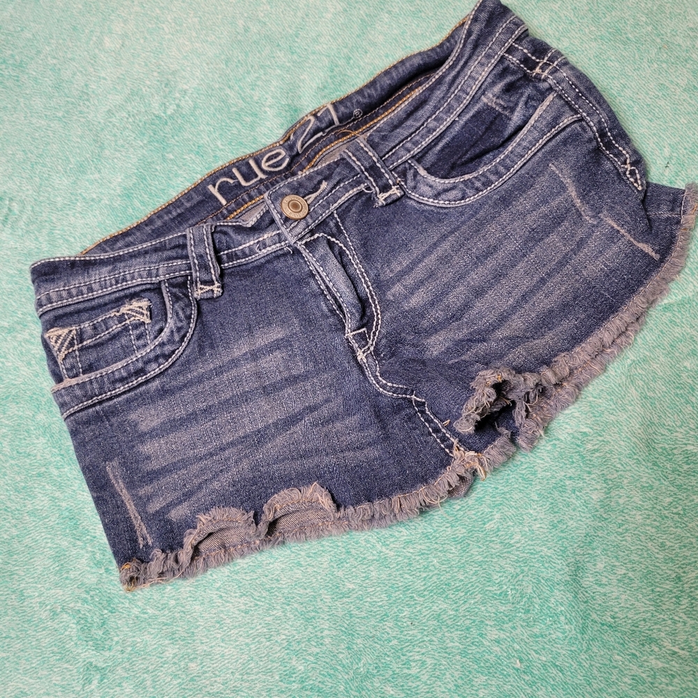 Rue 21 Shortie jean shorts Size 5/6